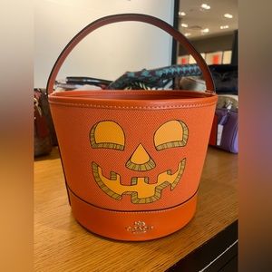 New Coach - Trick Or Treat Bucket In Signature Canvas With Halloween